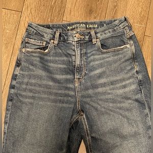 Nwt American eagle curvy mom jean size 10 medium wash